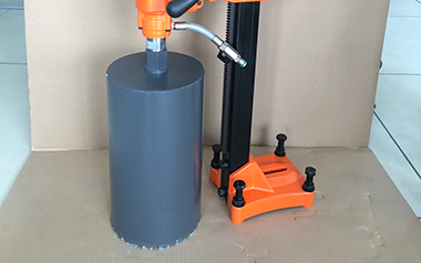 磁力鑽的轉速快慢應該如何進行調整？